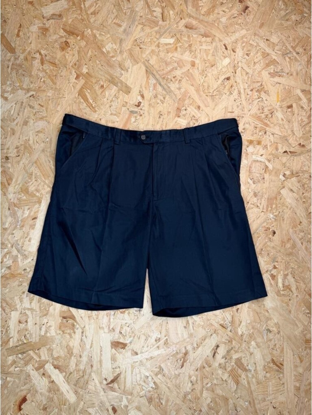 Izod Golf Classix Shorts Mens 38 Navy Blue Pleated Front Performance Golfing